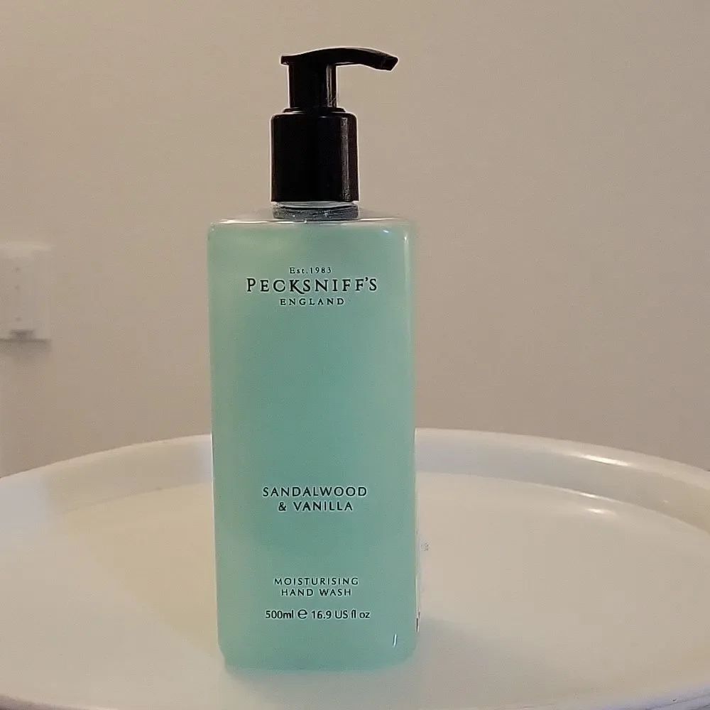 HAND &BODY SOAP - Picture 3 of 9